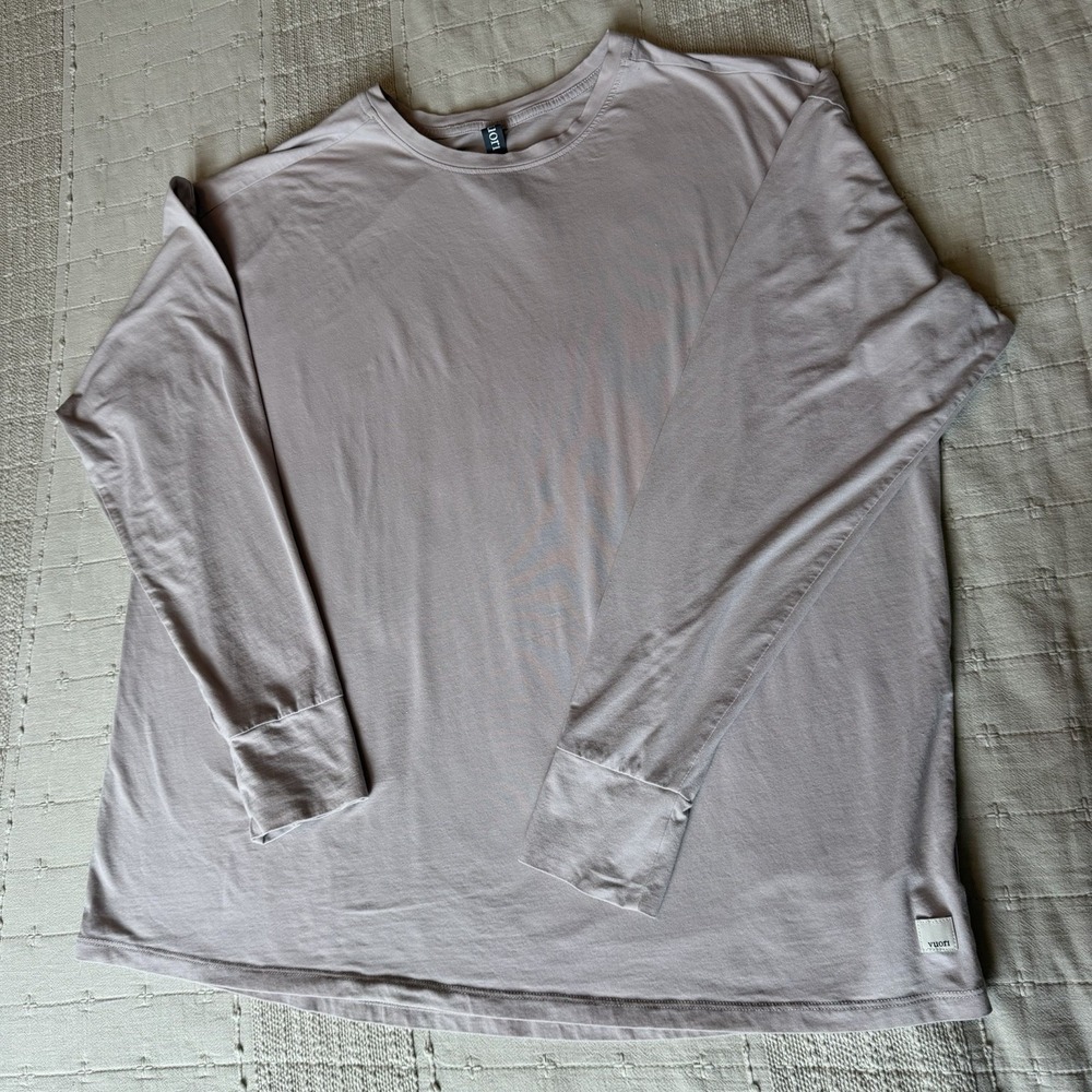 Vuori | Long-Sleeve Feather Tee | Tan | Size M | Women's Long Sleeve Shirt